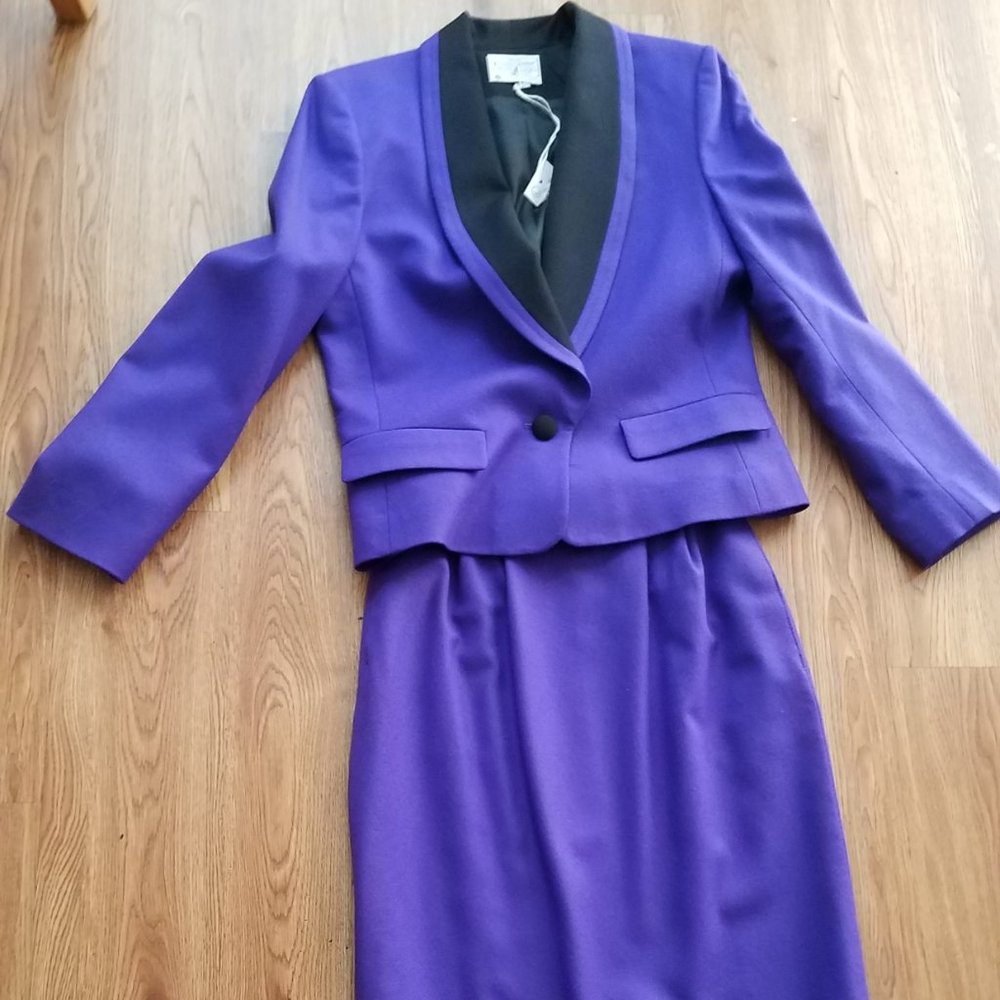 Womens 2 Piece Skirt Suit